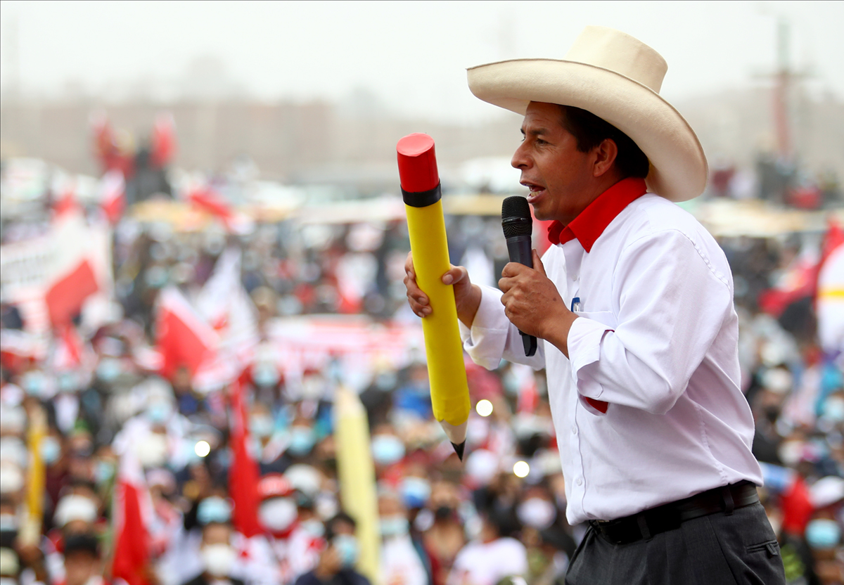 Perú: entre la espada y la pared