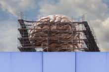 La IA no vive en las nubes Scaffolding around brain under construction