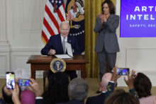 Hacia la cooperación internacional en materia de IA President Biden Delivers Remarks On His Administration's Efforts To Safeguard The Development Of Artificial Intelligence
