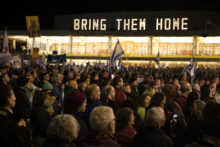 El antes y después de un pogromo apocalíptico Protest Against The Israeli Government Takes Place In Tel Aviv