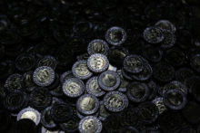 La guerra en Gaza contagia a Egipto New coins produced to pay homage to health workers in Egypt