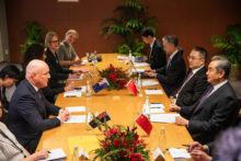 Nueva Zelanda se acerca al AUKUS China's Foreign Minister Wang Yi Visits New Zealand