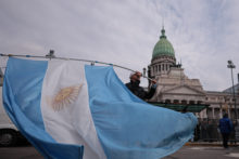 Argentina: cuenta atrás para evitar el ‘default’ Protest of retirees after presidential veto of pension increase in Buenos Aires
