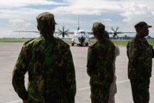 ¿Una nueva misión de mantenimiento de la paz en Haití? A group of Jamaican forces land on Haiti
