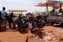 Malí: al borde del colapso ante el empuje yihadista Fuel shortage continues in Mali