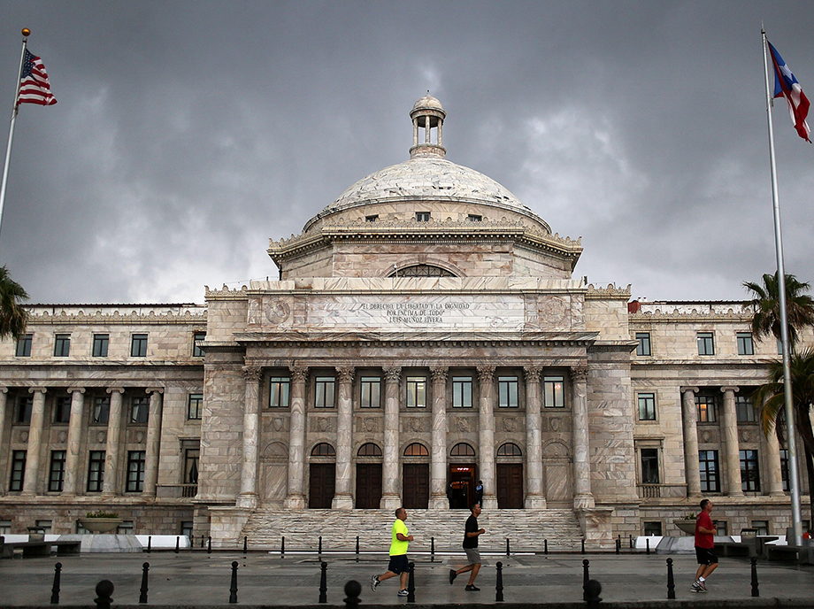 A pesar de compartir similitudes, las crisis de deuda pública en Grecia y Puerto Rico son diferentes.
